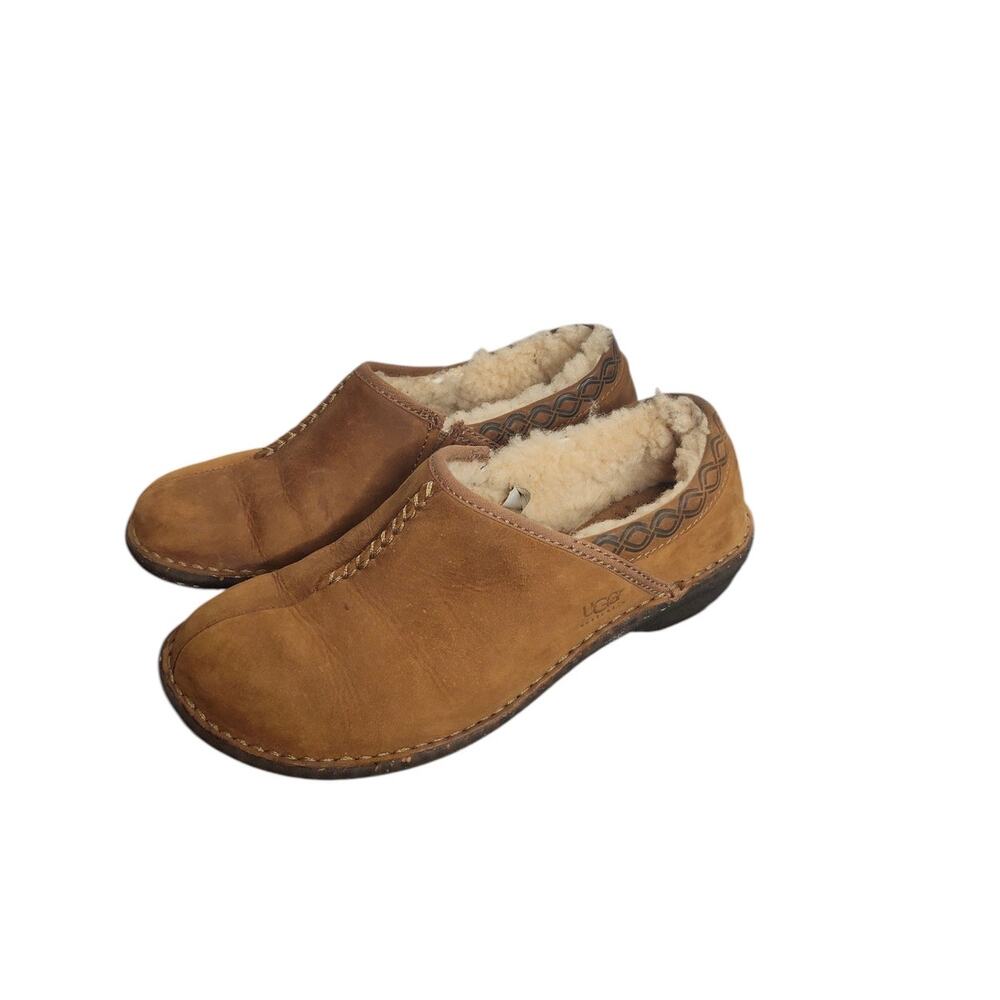 UGG Australia Bettey Shearling Lined Loafer size 7 Womens